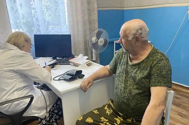 Саратовские врачи провели выездные приёмы в сёлах Ртищевского района Саратовские врачи провели выездные приёмы в сёлах Ртищевского района